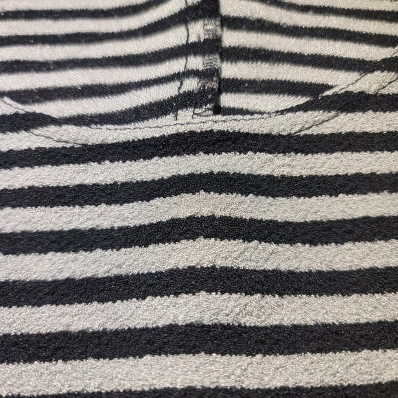 NICOLE Studio XXL Black & Grey Striped Stretchy Textured Women's Sleeveless Top - Picture 5 of 6